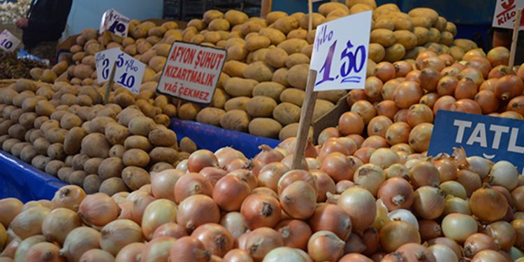 Tüketici Örgütleri Konfederasyonu: Kuru soğanın fiyatı yüzde 151, patatesin fiyatı yüzde 138 arttı