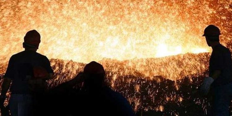 Türkiye'de imalat PMI 2 yılın en düşük seviyesinde