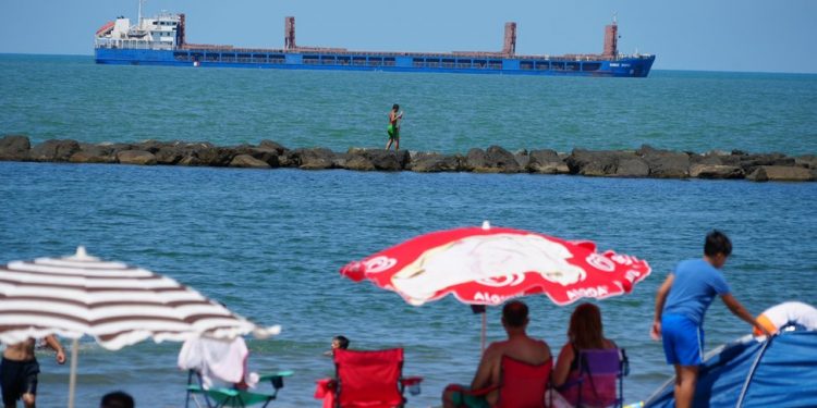 Ukrayna, Türkiye’ye ulaşan Rus bandıralı tahıl yüklü gemiye el konulmasını talep etti