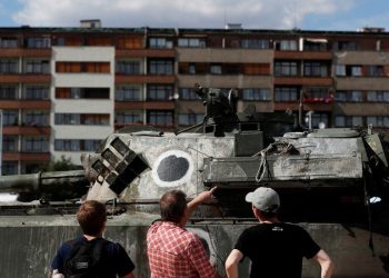 Ukrayna güçlerinin ele geçirdiği Rus askeri ekipmanları Prag'da sergileniyor