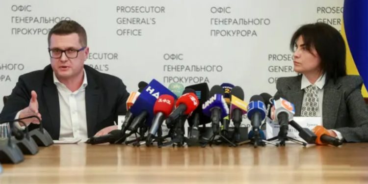 Ukrayna'da Zelenski, kurumlarında 'vatana ihanetin yaygınlığı' sebebiyle iki üst düzey yetkiliyi görevden aldı