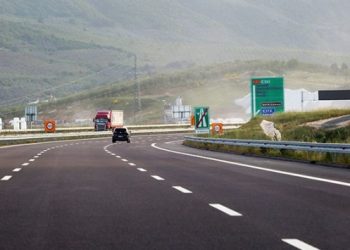 Uygulama yarın başlıyor: Otoyollarda hız sınırları y&uuml;kseltildi