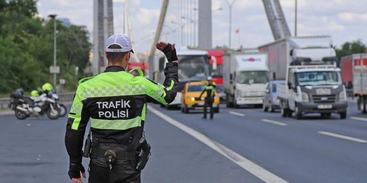 Valilik açıkladı: İşte İstanbul'da trafiğe kapatılacak yollar