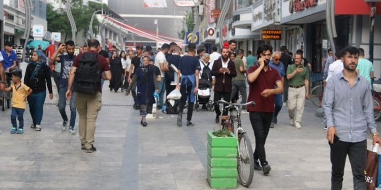 Vatandaş bayramı kurbansız ve şekersiz geçirecek