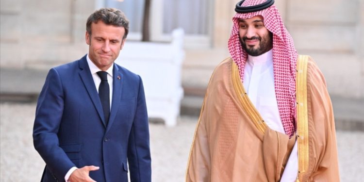 Veliaht Prens Selman ile görüşen Macron: Rus gazına bağımlılığın azaltılması için Suudi Arabistan tarafından başlatılan koordinasyonun sürdürülmesi önemli