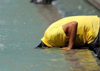 WHO'dan aşırı sıcağa karşı tavsiyeler: Alkol, kafein ile şekerli içeceklerden uzak durun