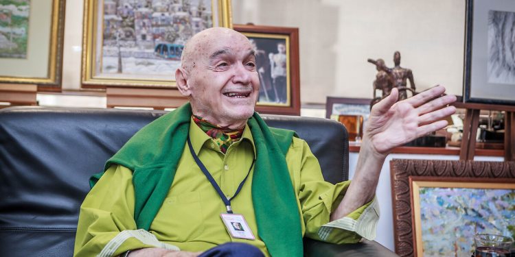 Yazar Hıncal Uluç yoğun bakıma kaldırıldı