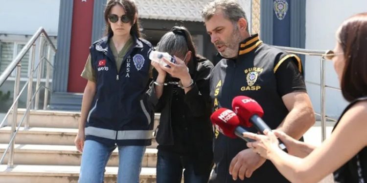 Yeğenini çöp evde kilitli tutan Pınar A. tutuklandı