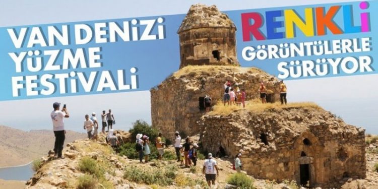 Yıkılmakta olan manastırın üstüne çıkan sporcuların fotoğrafları, 'renkli görüntüler' olarak servis edildi