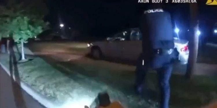 Yine ABD, yine polis cinayeti: 25 yaşındaki siyahi genç 60'dan fazla kurşunla öldürüldü