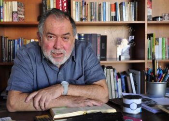 Yönetmen Erden Kıral hayatını kaybetti