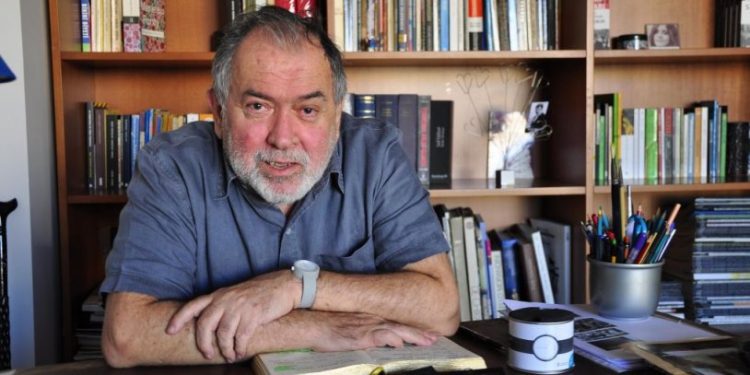 Yönetmen Erden Kıral hayatını kaybetti