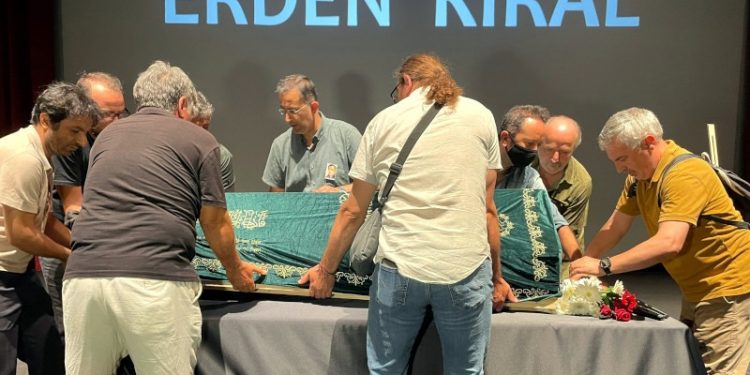 Yönetmen Erden Kıral için cenaze töreni düzenlendi