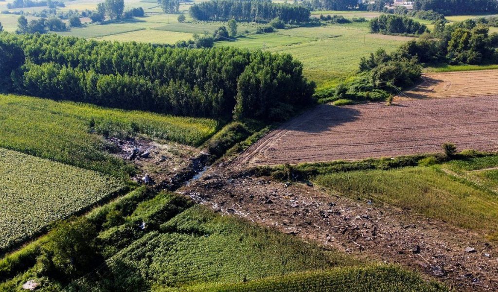 Yunanistan’da düşen uçak drone ile inceleniyor: ‘Uçak Bangladeş’e 11 ton mayın ve silah taşıyordu’