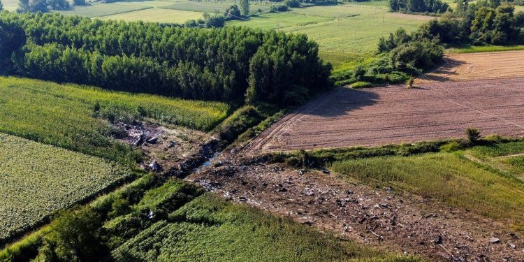 Yunanistan’da düşen uçak drone ile inceleniyor: ‘Uçak Bangladeş’e 11 ton mayın ve silah taşıyordu’