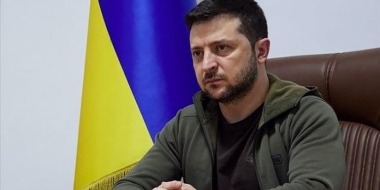 Zelenski:  Rusya, Kiev ve bazı şehirlere füzeli saldırıda bulundu