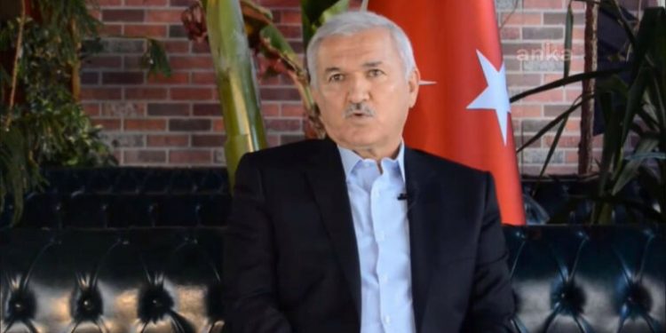 AKP Kurucusu ve eski Milletvekili Kemal Albayrak 15 Temmuz’u iç ve dış istihbaratın düzenlediği bir plan olarak tanımladı