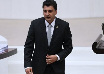 CHP’li Zeynel Emre’den önemli açıklama: 15 Temmuz’u ihbar eden binbaşıyı komisyon dinlemesin diye MİT personeli yaptılar!