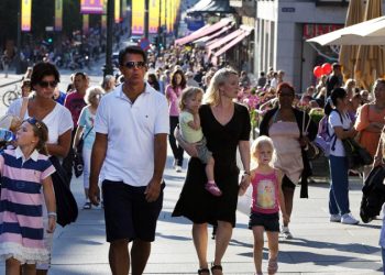 Önlemler kalksa da salgın bitmedi: Avrupa'da Covid vakalarında dikkati çeken artış