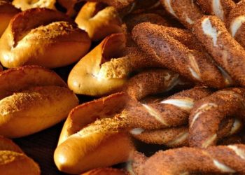 İstanbul'da simide, İzmir'de ekmeğe zam