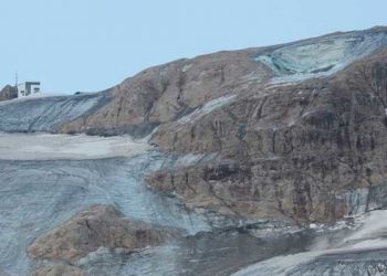 İtalya'da Alpler'de buzul parçası koptu: 6 ölü, 30'a yakın kayıp