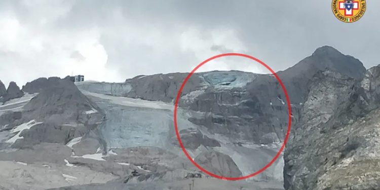 İtalyan Alpleri'nde düşen buzul, yürüyüş yolunda felakete sebep oldu: 6 ölü, 9 yaralı