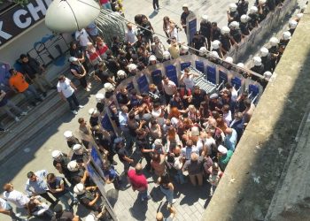‘Protesto haktır’ diyen Yazıcı’ya: O zaman neden engelleniyoruz?