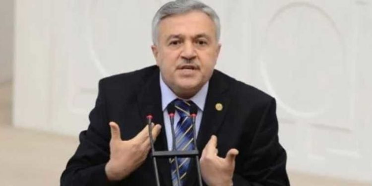 “Gerekirse yarım kilo et yeriz” diyen AKP’li milletvekili maaşından yakındı: Utanıyorum, danışmanlarıma bile borçlandım