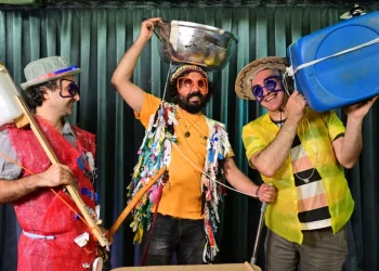 Çöp Atıklarından Yapılan Müzik Aletleriyle Konser