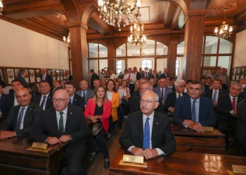 AKP’nin Kalesi Erzurum’da CHP’ye Çözüm Çağrısı