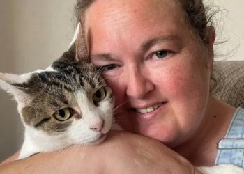 "Kedim, kalp krizi geçirirken üzerime atlayıp uyandırarak hayatımı kurtardı"