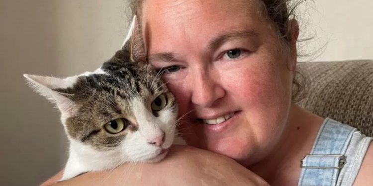 "Kedim, kalp krizi geçirirken üzerime atlayıp uyandırarak hayatımı kurtardı"