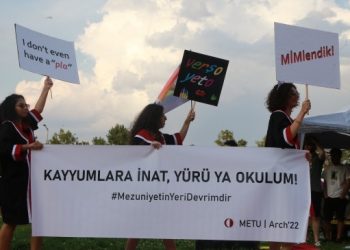 ODTÜ engel tanımadı: Devrim Stadyumu’nda mezuniyet