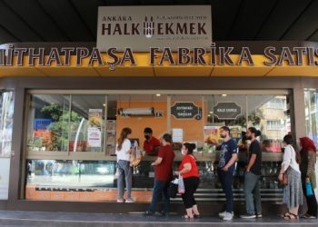 Halk Ekmek zammına tepki: Alım gücümüz yok