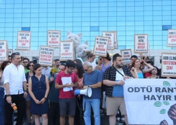 ODTÜ’lüler belediye önünde seslendi: Mansur elini ODTÜ’den çek