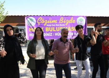 Tatvan’da halk şöleni: Rojava’ya saldırı kabul edilemez