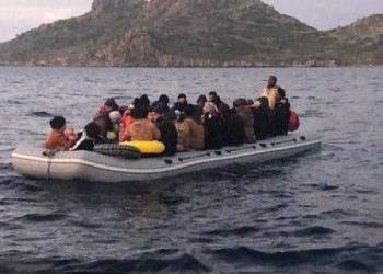 83 mülteci Yunanistan sınırlarında mahsur kaldı