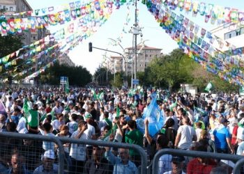 Binler İstasyon Meydanı’na akın ediyor: Çözüm Biz’de