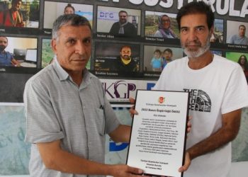 Tutuklu gazetecilere verilen ödül DFG’ye takdim edildi