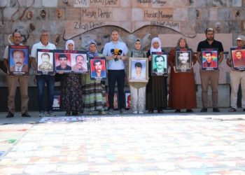 Kayıp yakınları Demir ve Gündüz’ün akıbetini sordu