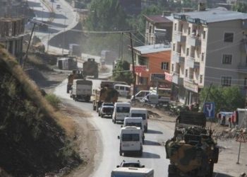 Şemdinli’de askeri konvoyun geçişi sırasında patlama