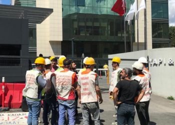 Haklarını isteyen inşaat işçileri gözaltına alındı