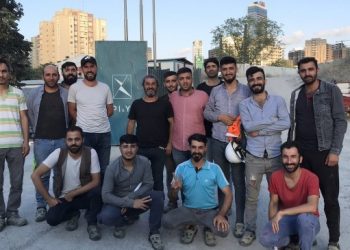 İFM inşaatında çalışan işçiler tüm haklarını eylemle aldı