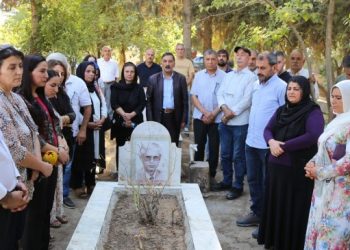 Gazeteci Hüseyin Deniz mezarı başında anıldı