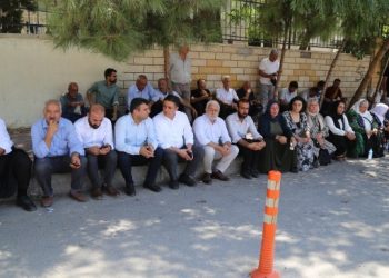 Şenyaşar ailesini ziyaret eden Oluç: AKP adaletsizlik yaratıyor