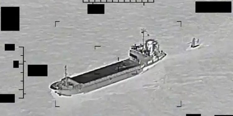 ABD: İran'ın 5. Filo'daki insansız bir gemiyi ele geçirme girişimini engelledik