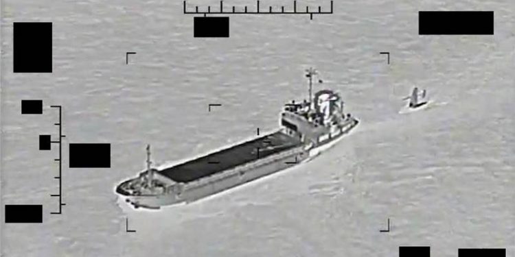 ABD: İran'ın 5. Filo'daki insansız gemiyi ele geçirme girişimini engelledik