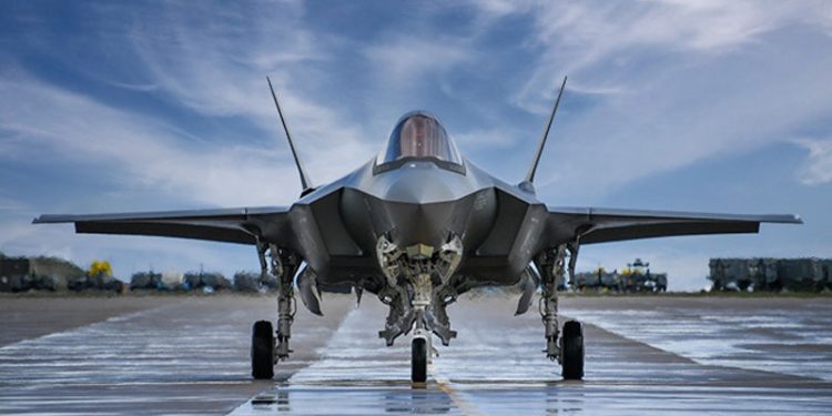 ABD, sistem açığı dolayısıyla F-35'lerin uçuşlarına ara verdi