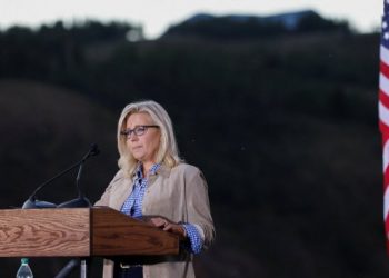 ABD'de Dick Cheney'nin kızı Liz Cheney başkanlığa aday olmayı düşündüğünü açıkladı