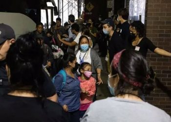 ABD'de eyaletler arasında sığınmacı gerilimi: Binlerce göçmen Teksas'tan New York'a gönderildi